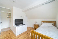 Images for Hamilton Avenue, Pyrford, Surrey