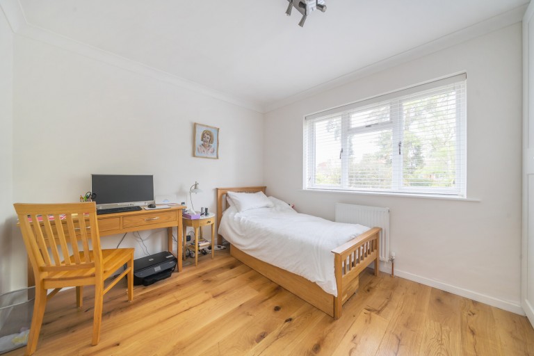 Images for Hamilton Avenue, Pyrford, Surrey