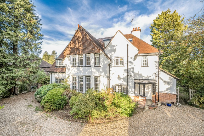 Click the photo for more details of Oakcroft Road, West Byfleet, Surrey