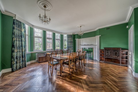 Click the photo for more details of Oakcroft Road, West Byfleet, Surrey