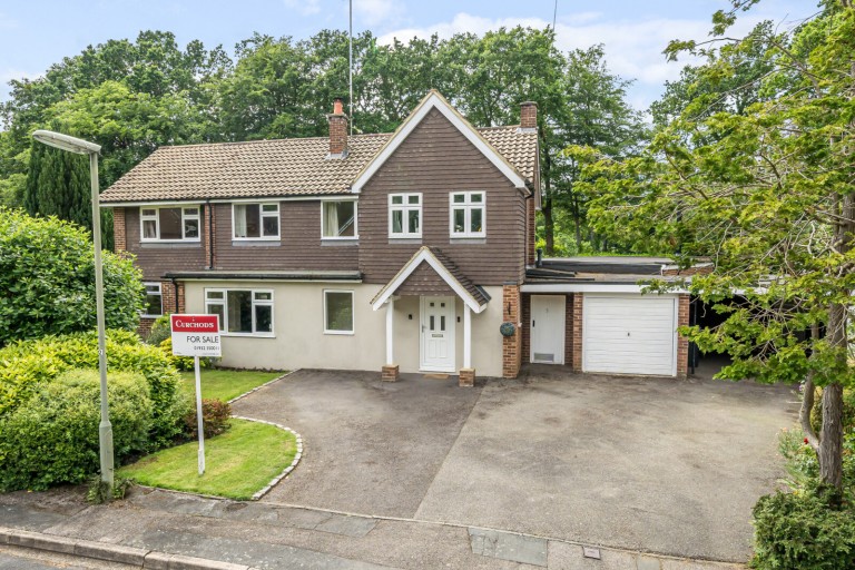 View Full Details for Dartnell Place, West Byfleet, KT14