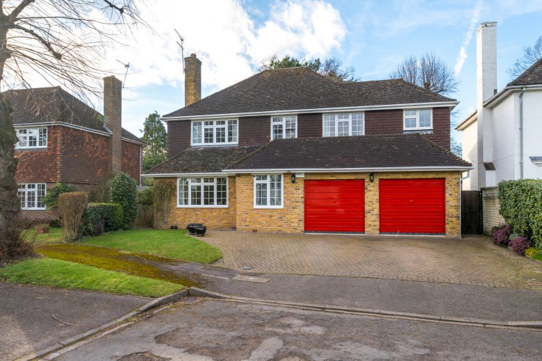 Click the photo for more details of Thorley Gardens, Pyrford, GU22