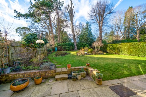 Click the photo for more details of Thorley Gardens, Pyrford, GU22