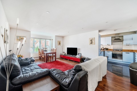 Click the photo for more details of Station Road, West Byfleet, Surrey