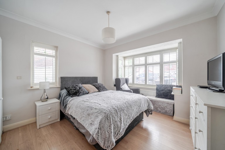 Images for Circle Gardens, Byfleet, Surrey