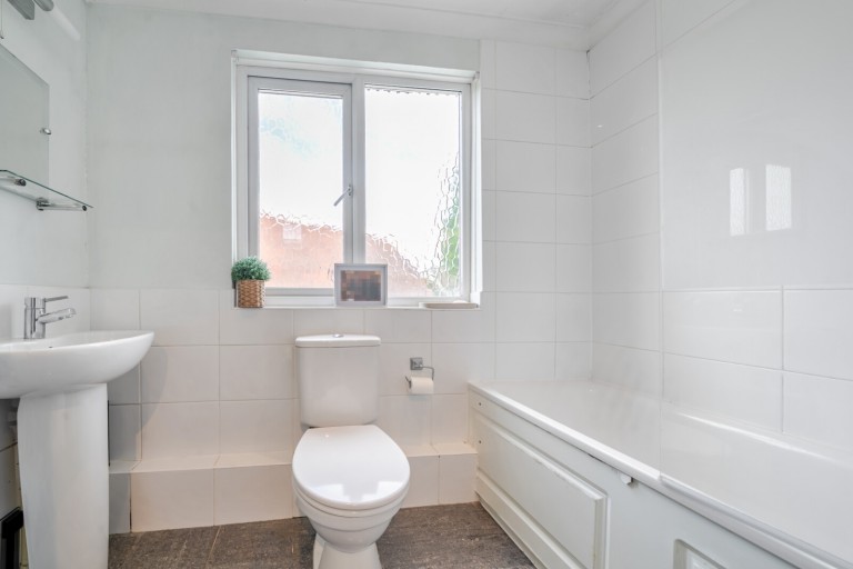 Images for Circle Gardens, Byfleet, Surrey