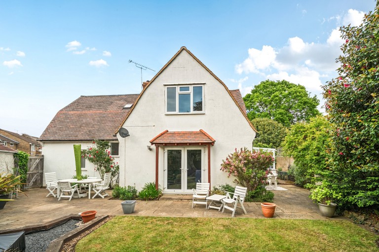 Images for Circle Gardens, Byfleet, Surrey