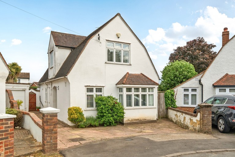 Images for Circle Gardens, Byfleet, Surrey