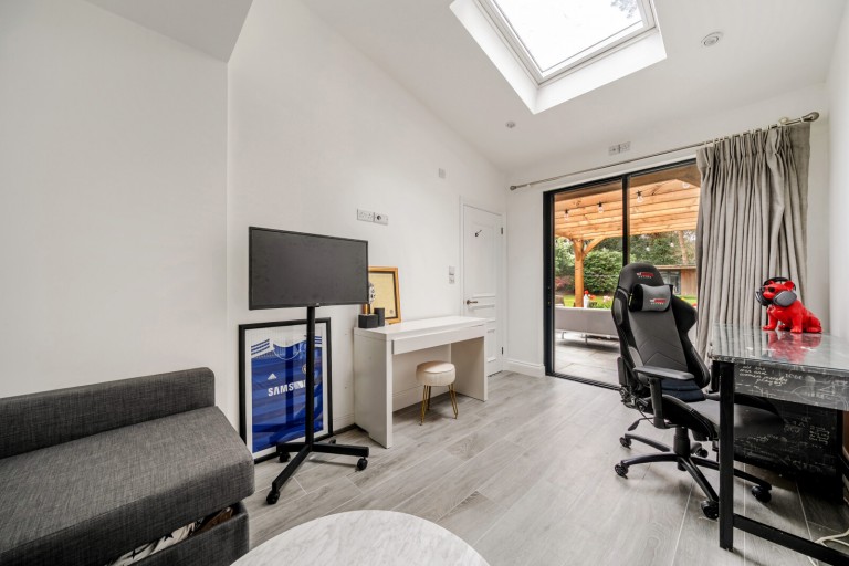 Images for Norfolk Farm Road, Pyrford, Surrey