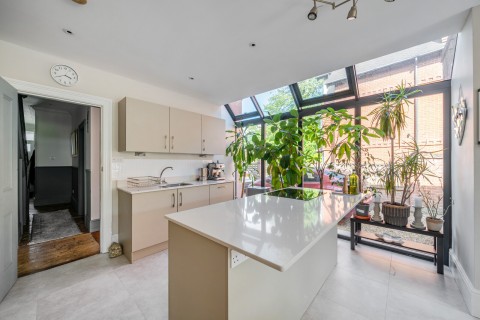 Click the photo for more details of Parvis Road, West Byfleet, Surrey