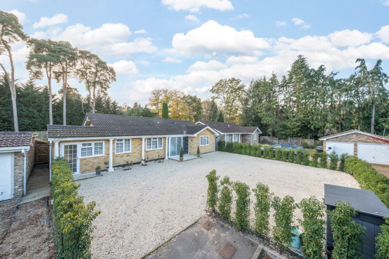 Click the photo for more details of Berkeley Gardens, West Byfleet, Surrey