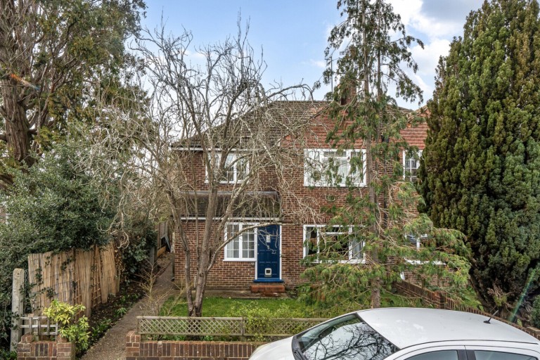 Images for Royston Avenue, Byfleet, Surrey
