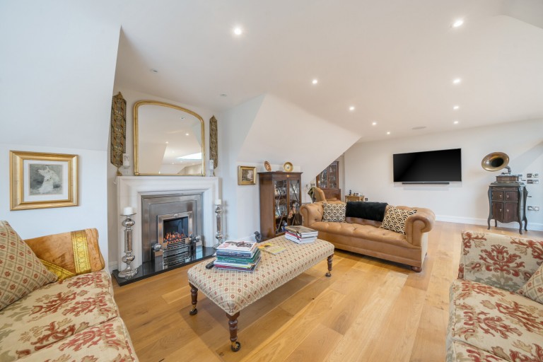 Images for Holmes Mead, Pyrford, Surrey