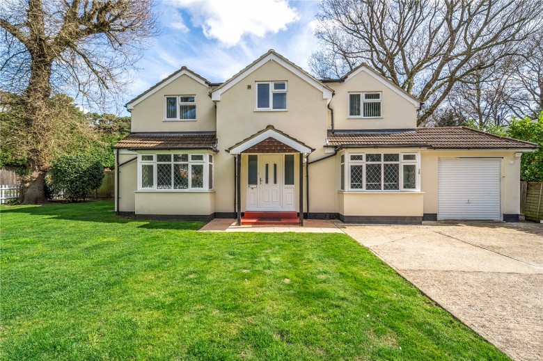 Click the photo for more details of Norfolk Farm Road, Pyrford, GU22