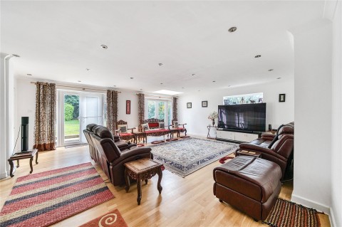 Click the photo for more details of Norfolk Farm Road, Pyrford, GU22