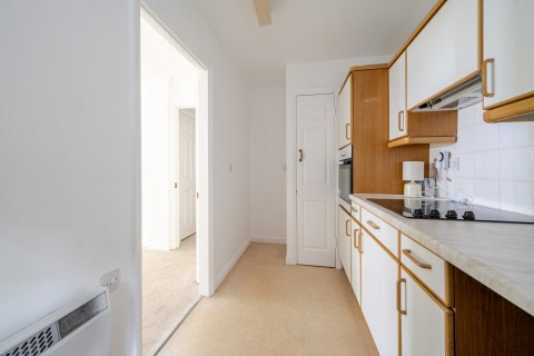 Click the photo for more details of Madeira Road, West Byfleet, Surrey