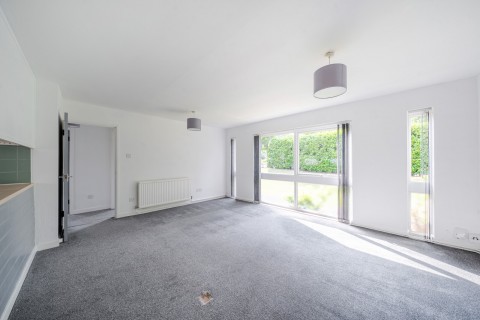Click the photo for more details of Madeira Crescent, West Byfleet, Surrey
