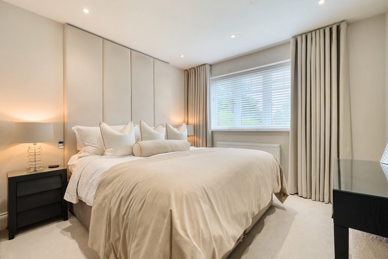 Images for Hawthorne Close, Byfleet, Surrey