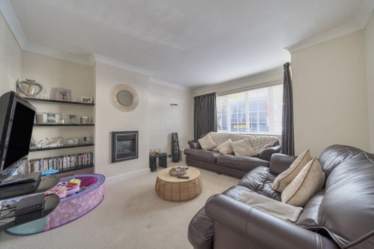 Images for Kings Road, New Haw, Surrey