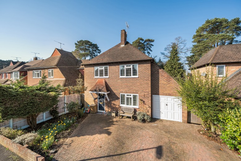 Click the photo for more details of Lincoln Drive, Pyrford, Surrey