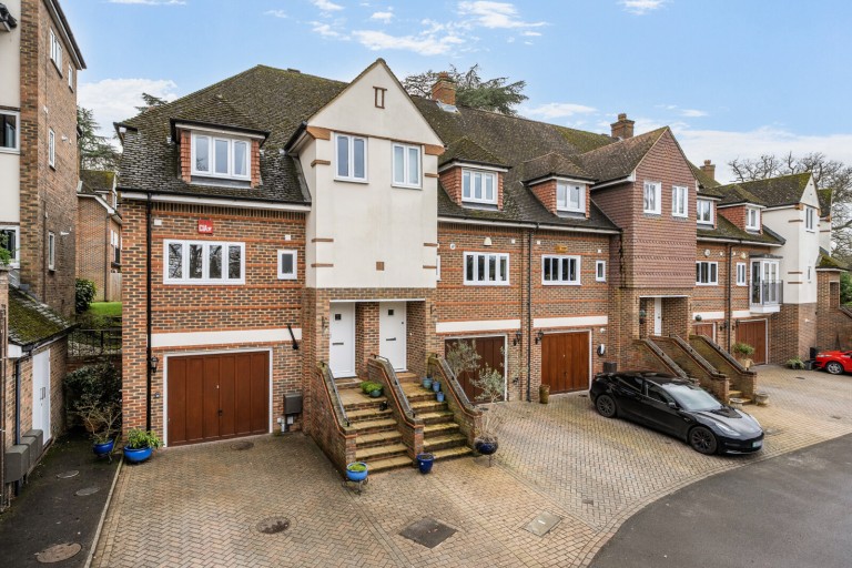 Images for St. Nicholas Crescent, Pyrford, Surrey