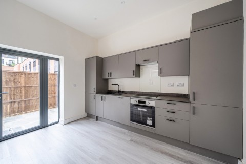 Click the photo for more details of Madeira Road, West Byfleet, Surrey