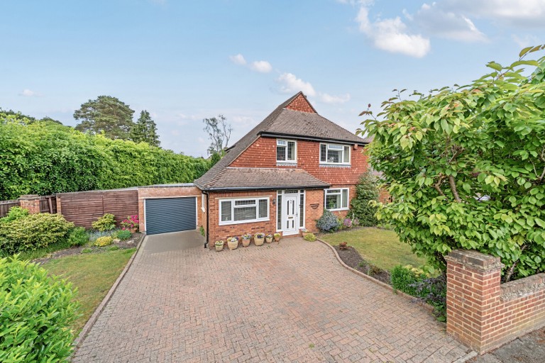 Images for Hamilton Avenue, Pyrford, Surrey
