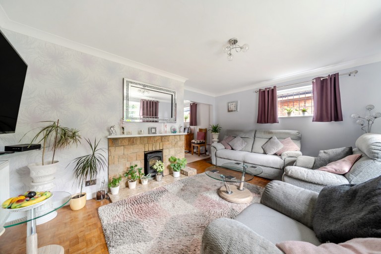 Images for Hamilton Avenue, Pyrford, Surrey
