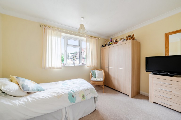 Images for Hamilton Avenue, Pyrford, Surrey