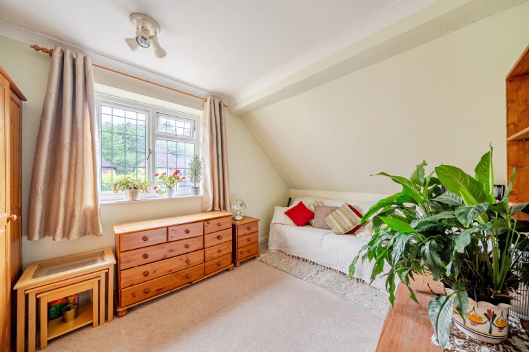 Images for Hamilton Avenue, Pyrford, Surrey