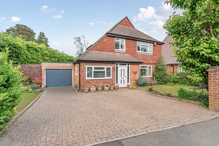 Images for Hamilton Avenue, Pyrford, Surrey