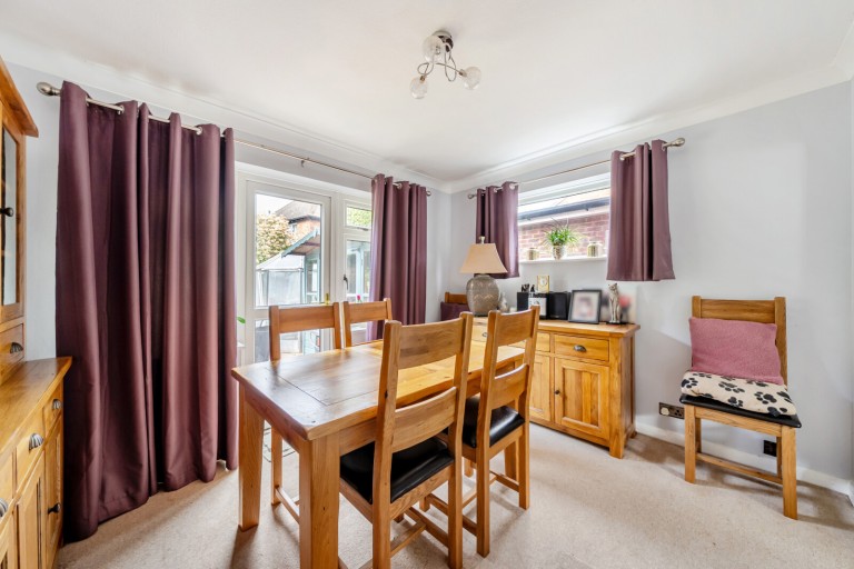 Images for Hamilton Avenue, Pyrford, Surrey