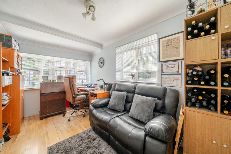 Images for Hamilton Avenue, Pyrford, Surrey