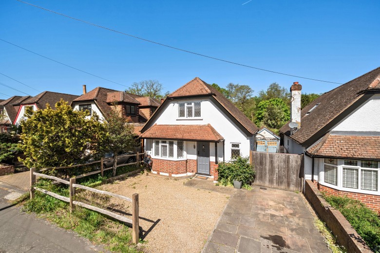 Click the photo for more details of Woodlands Avenue, West Byfleet, Surrey