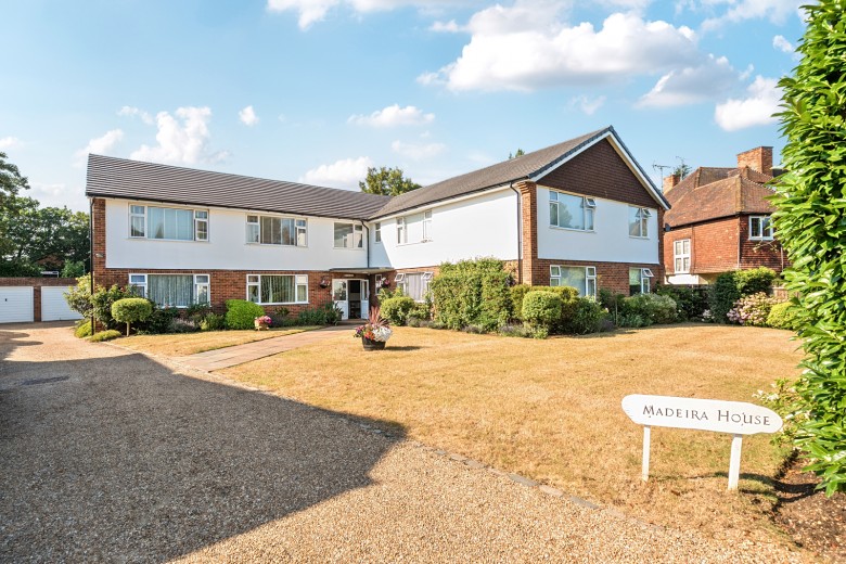 Click the photo for more details of Madeira Road, West Byfleet, Surrey
