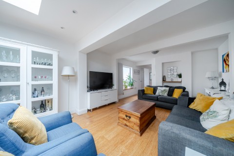 Click the photo for more details of Petersham Avenue, Byfleet, Surrey