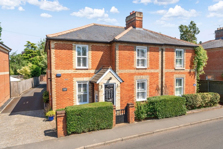 Click the photo for more details of Coldharbour Road, Pyrford, Surrey