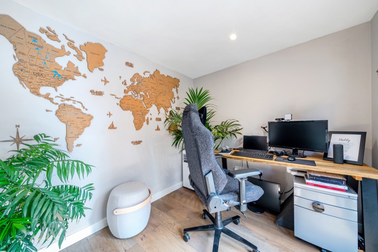 Images for Lake Close, Byfleet, Surrey