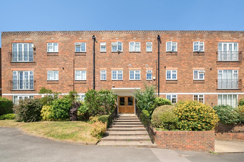 Click the photo for more details of Treglos Court, Oatlands Drive, Weybridge, KT13