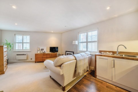 Click the photo for more details of 33 Radnor Road, Weybridge, KT13
