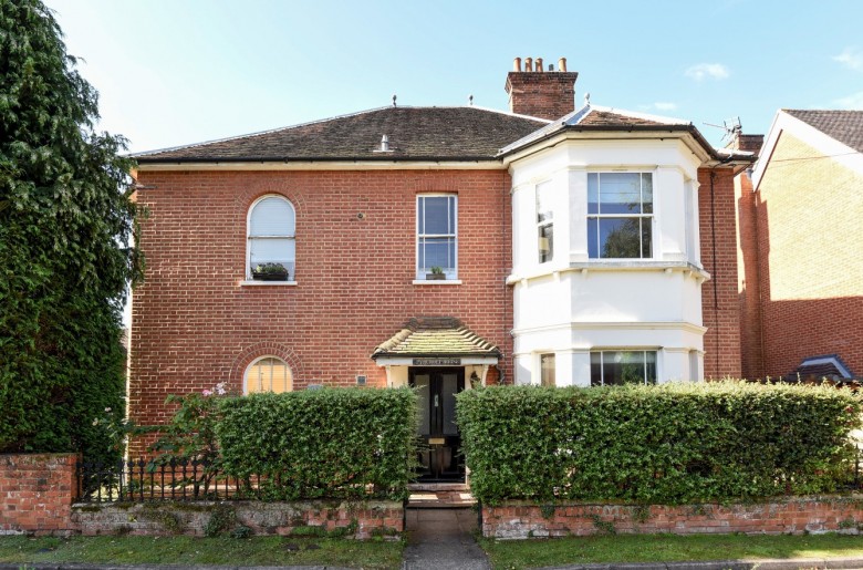 Click the photo for more details of Pyrcroft House, 39 Pyrcroft Lane, Weybridge, KT13