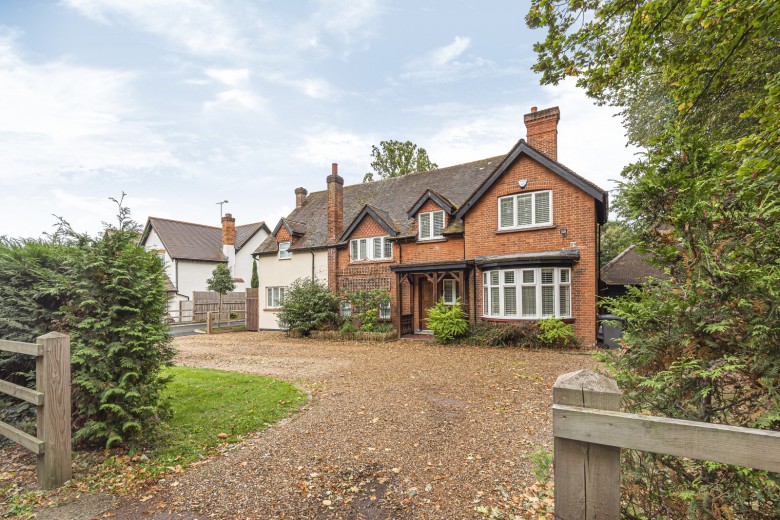 Click the photo for more details of Spinney Hill, Addlestone, KT15