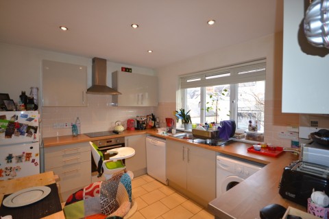 Click the photo for more details of Holstein Avenue, Weybridge, Surrey