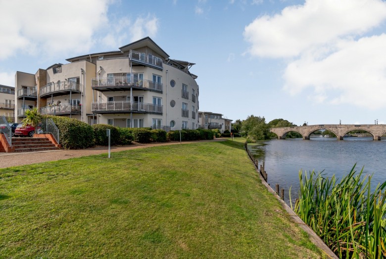 Click the photo for more details of Bridge Wharf, Chertsey, Surrey
