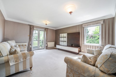 Click the photo for more details of Oatlands Drive, Weybridge, Surrey