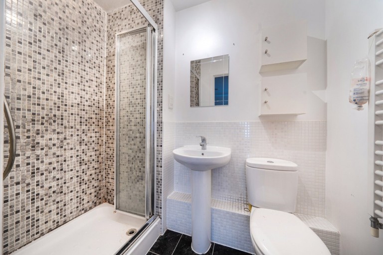 Images for Addlestone, Surrey