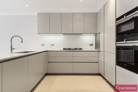 Click the photo for more details of Broadoaks Park Road, West Byfleet, Surrey