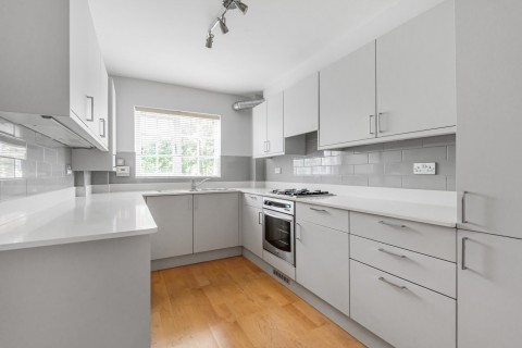 Click the photo for more details of Elgin Road, Weybridge, Surrey