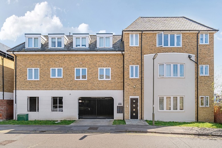 Click the photo for more details of Gogmore Lane, Chertsey, Surrey