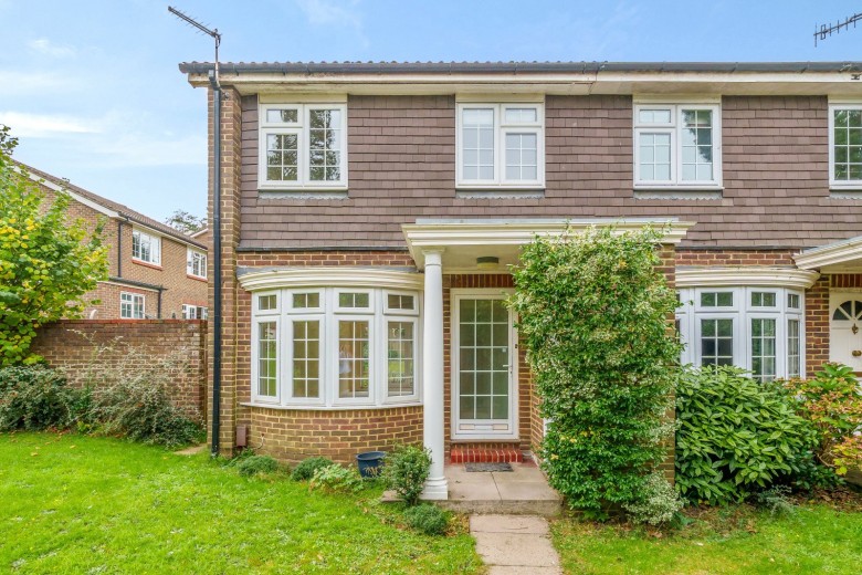 Click the photo for more details of Marlborough Drive, Weybridge, KT13